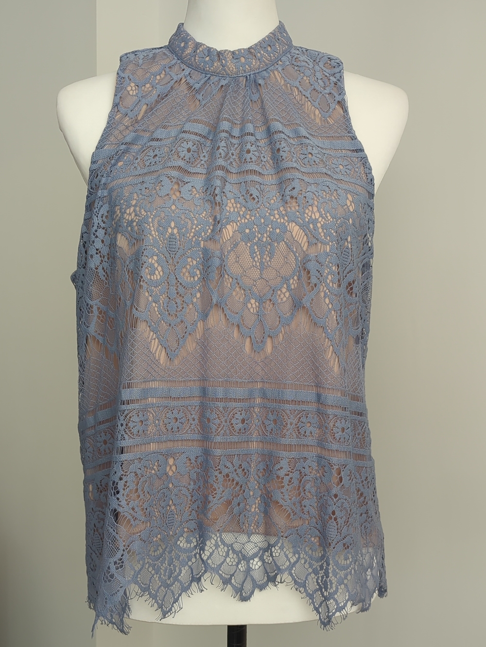 LC Lauren Conrad Blue Lace Overlay Sleeveless Mock Neck Halter Top Tank LARGE